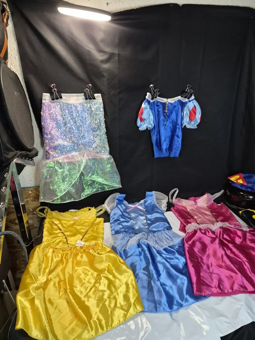 Disney Princess dress up trunk Outfits Age 4-6X, + Batman Superman Capes See Pic